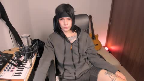 Snapshot of adam_rocket chatting on October 17, 1:31 am  Adam online show from October 17, 1:31 am