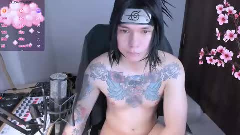 Snapshot of adam_rocket chatting on January 6, 9:50 pm Adam online show from January 6, 9:50 pm