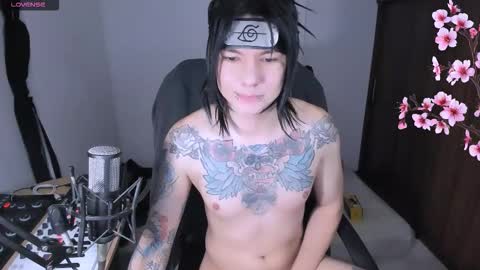 Snapshot of adam_rocket chatting on January 15, 11:41 pm Adam online show from January 15, 11:41 pm