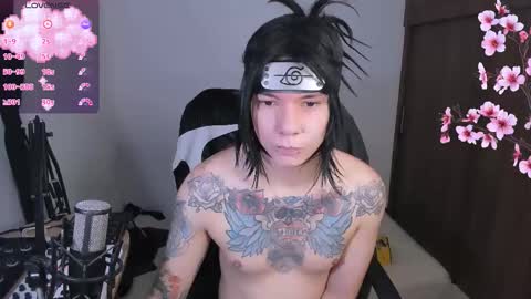 Snapshot of adam_rocket chatting on January 17, 10:46 pm Adam online show from January 17, 10:46 pm