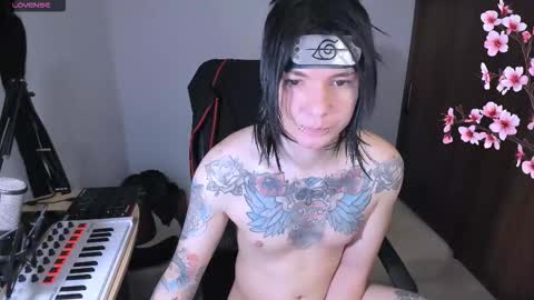 Snapshot of adam_rocket chatting on February 4, 12:27 am Adam online show from February 4, 12:27 am