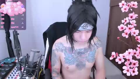 Snapshot of adam_rocket chatting on February 25, 2:37 pm Adam online show from February 25, 2:37 pm