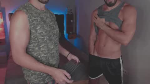 Snapshot of adam_scar chatting on December 1, 10:48 pm Hello welcome 3 online show from December 1, 10:48 pm