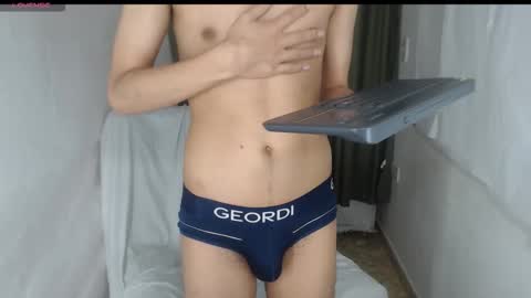 Snapshot of adam_sinclair chatting on November 19, 5:57 pm adam_sinclair online show from November 19, 5:57 pm