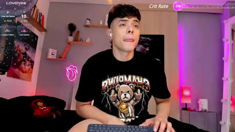 Snapshot of adam_sword4 chatting on January 21, 2:33 am Alan and Jordan online show from January 21, 2:33 am