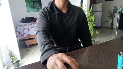 Adam Valencia online show from January 12, 4:45 pm