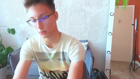 Snapshot of adamal1 chatting on September 18, 9:11 am Adam online show from September 18, 9:11 am