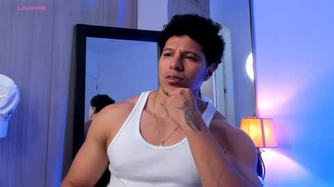 adambrocs1 online show from April 1, 3:31 pm