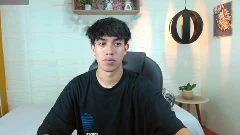 Adam online show from April 5, 7:11 pm