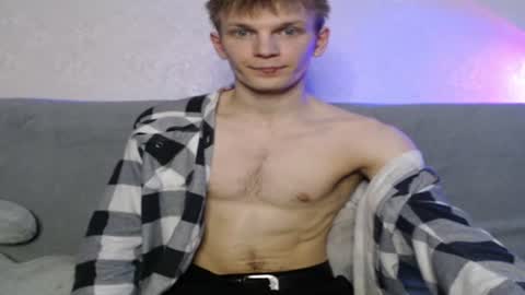 Snapshot of adamharriss chatting on February 1, 10:13 pm adamharriss online show from February 1, 10:13 pm