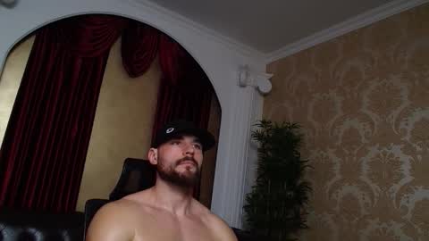 Snapshot of adamjameson chatting on January 29, 9:33 am AdamJameson online show from January 29, 9:33 am