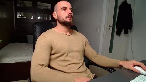 Snapshot of adamjameson chatting on February 19, 6:22 am AdamJameson online show from February 19, 6:22 am