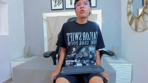 Adams Bobby online show from January 11, 11:26 am