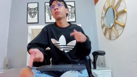 Adams Bobby online show from March 29, 10:59 am