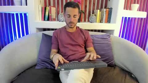 Snapshot of adams_sanz chatting on February 14, 7:10 pm Im Adams Sanz online show from February 14, 7:10 pm