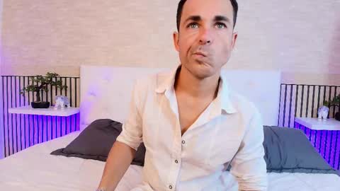 Im Adams Sanz online show from March 26, 7:30 pm