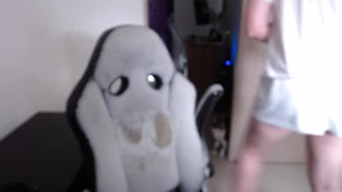 Adam online show from December 5, 3:39 pm