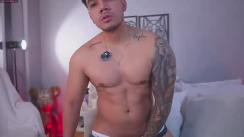 Adan Johns online show from July 27, 3:08 pm