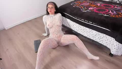 Adara  online show from April 18, 11:25 am