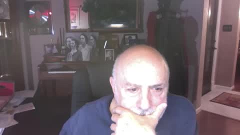 Snapshot of add_me_2 chatting on April 14, 4:51 am add_me_2 online show from April 14, 4:51 am