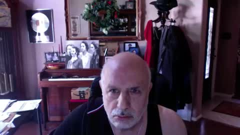 Snapshot of add_me_2 chatting on April 19, 6:10 pm add_me_2 online show from April 19, 6:10 pm