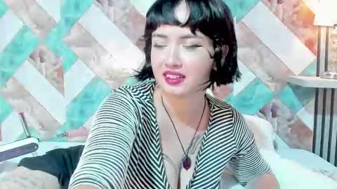 addison_avery online show from June 18, 9:14 am
