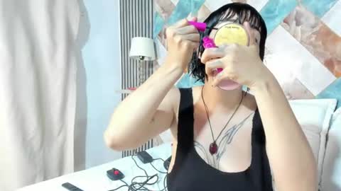 addison_avery online show from June 21, 3:20 am