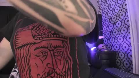 Snapshot of adeelinee chatting on November 27, 7:49 pm Ade online show from November 27, 7:49 pm