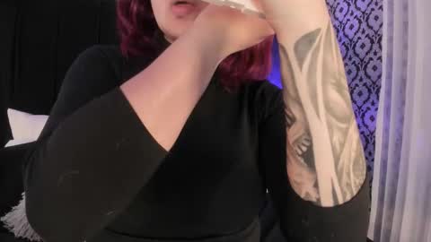 Snapshot of adeelinee chatting on November 28, 7:49 pm Ade online show from November 28, 7:49 pm