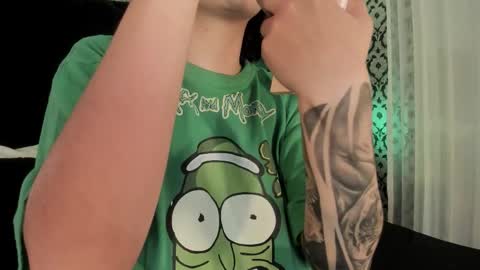 Snapshot of adeelinee chatting on November 29, 8:34 pm Ade online show from November 29, 8:34 pm