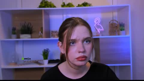 Snapshot of adel_bee chatting on September 17, 7:26 pm u love online show from September 17, 7:26 pm