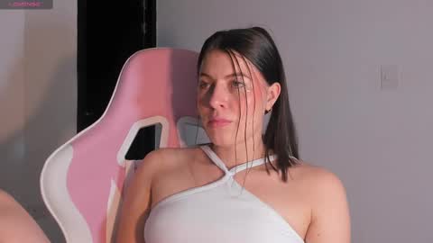 Snapshot of adela_parker chatting on December 21, 6:02 pm Adela Parker online show from December 21, 6:02 pm