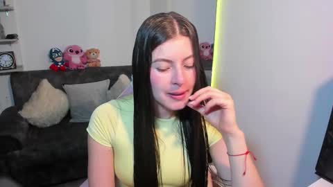 Snapshot of adela_parker chatting on November 28, 7:49 pm Adela Parker online show from November 28, 7:49 pm