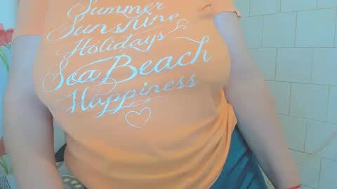 Snapshot of adelamilfsexy chatting on February 14, 7:02 pm izabellamilf online show from February 14, 7:02 pm