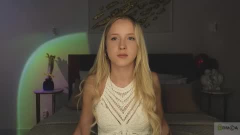 Adele online show from March 18, 9:18 pm