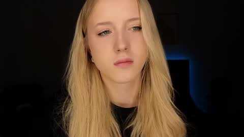 Adele online show from April 10, 9:19 pm