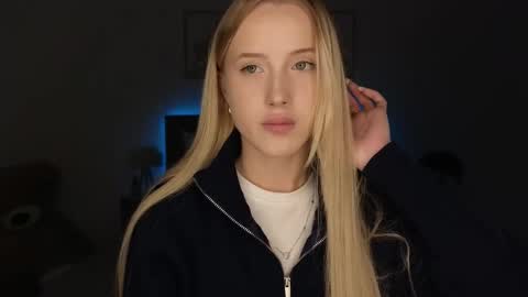 Adele online show from April 17, 8:45 pm