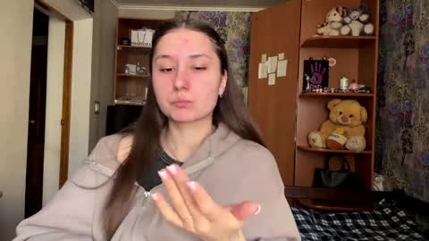 Poly online show from March 25, 9:15 am