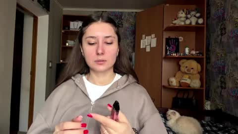 Poly online show from April 3, 8:12 am