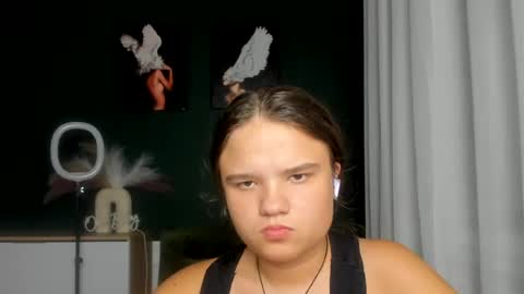 adelecruzz online show from July 6, 3:36 pm