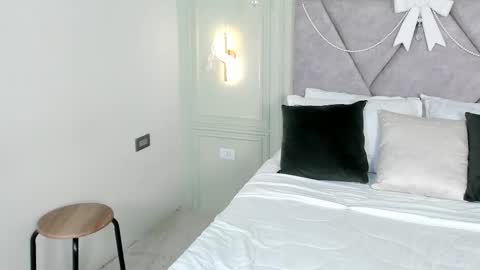 Snapshot of adeleebrooke chatting on January 6, 7:50 pm Adeele Brooke online show from January 6, 7:50 pm