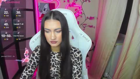 Snapshot of adeleluu chatting on November 24, 1:27 am Adel online show from November 24, 1:27 am