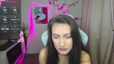 Snapshot of adeleluu chatting on November 30, 1:31 am Adel online show from November 30, 1:31 am