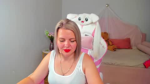 AdeleRavelle online show from July 7, 7:23 am