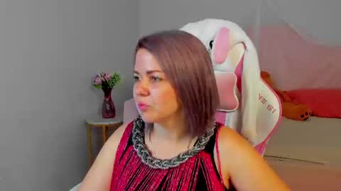 AdeleRavelle online show from August 1, 5:07 am