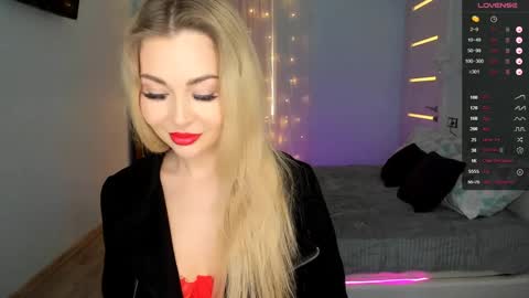 Snapshot of adeleroberts chatting on February 1, 6:00 am Adele online show from February 1, 6:00 am