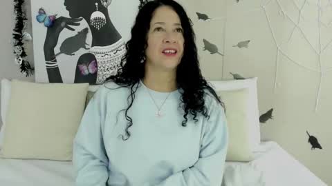 Adele Smithh online show from October 29, 11:45 am