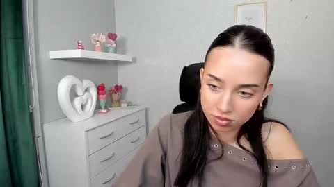 Adele online show from March 25, 6:30 am