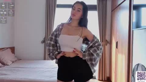 Snapshot of adelia_ntmu chatting on October 31, 1:06 am Adelia online show from October 31, 1:06 am