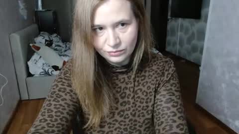 Snapshot of adelinalawson chatting on May 7, 3:56 am adelinalawson online show from May 7, 3:56 am
